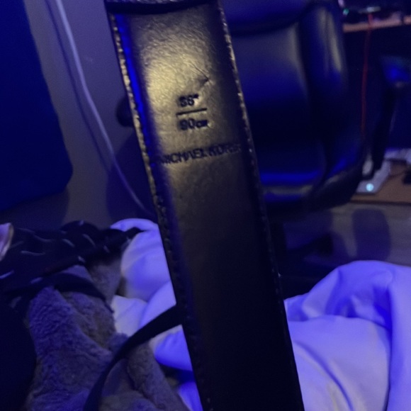 Womens Michael kors belt size “35” 90cm bought for 100$ - Picture 4 of 5